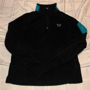 ❄️☃️The black dog pullover sweater.